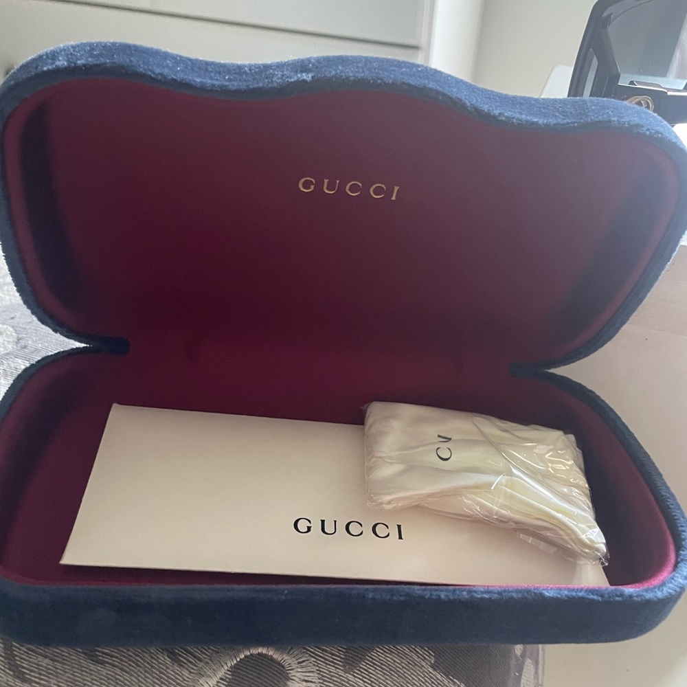 Gucci Logo 59MM Oversized Square Sunglasses - Picture 4 of 4